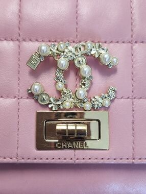 Chanel Pearl & Crystal CC Brooch – Gold Tone